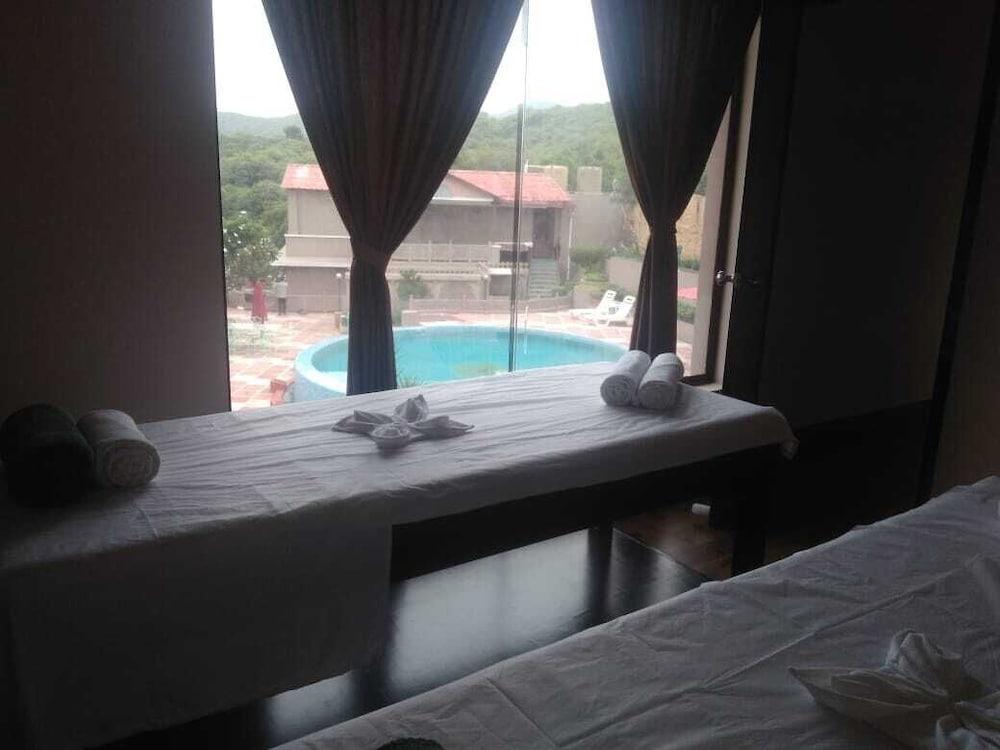 Araliayas Resort & Spa Udajpur Exteriér fotografie