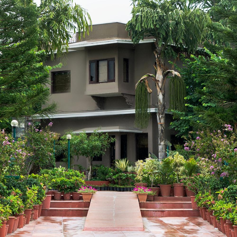 Araliayas Resort & Spa Udajpur Exteriér fotografie