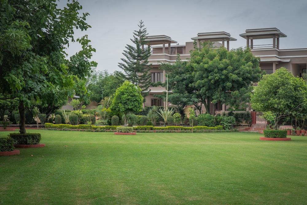 Araliayas Resort & Spa Udajpur Exteriér fotografie