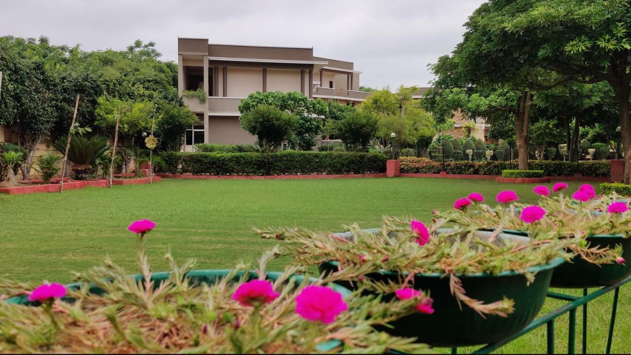 Araliayas Resort & Spa Udajpur Exteriér fotografie