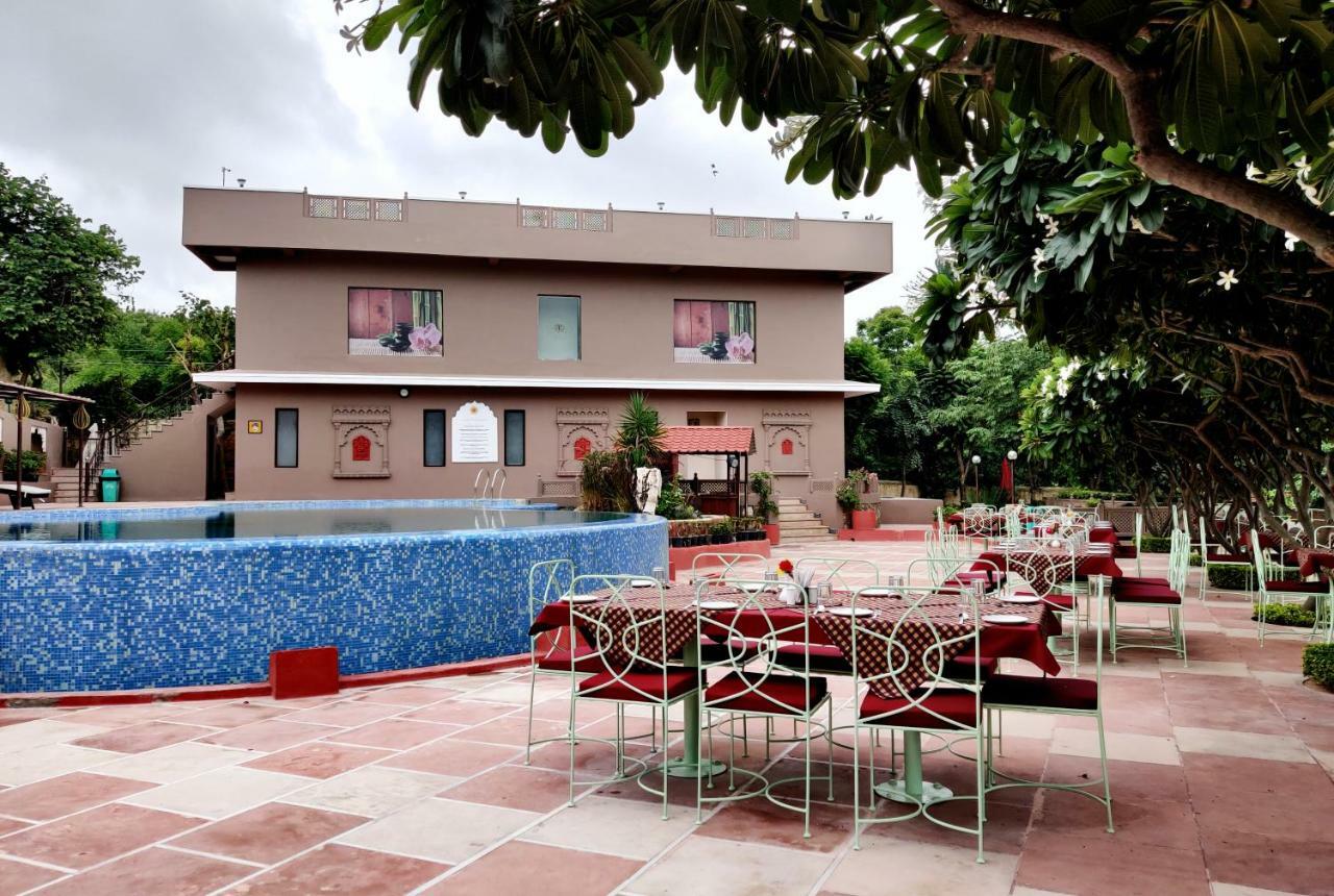Araliayas Resort & Spa Udajpur Exteriér fotografie